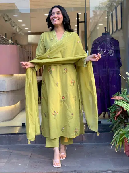 KF 4117 Kalaai Roman Silk Embroidery Kurti With Bottom Dupatta

